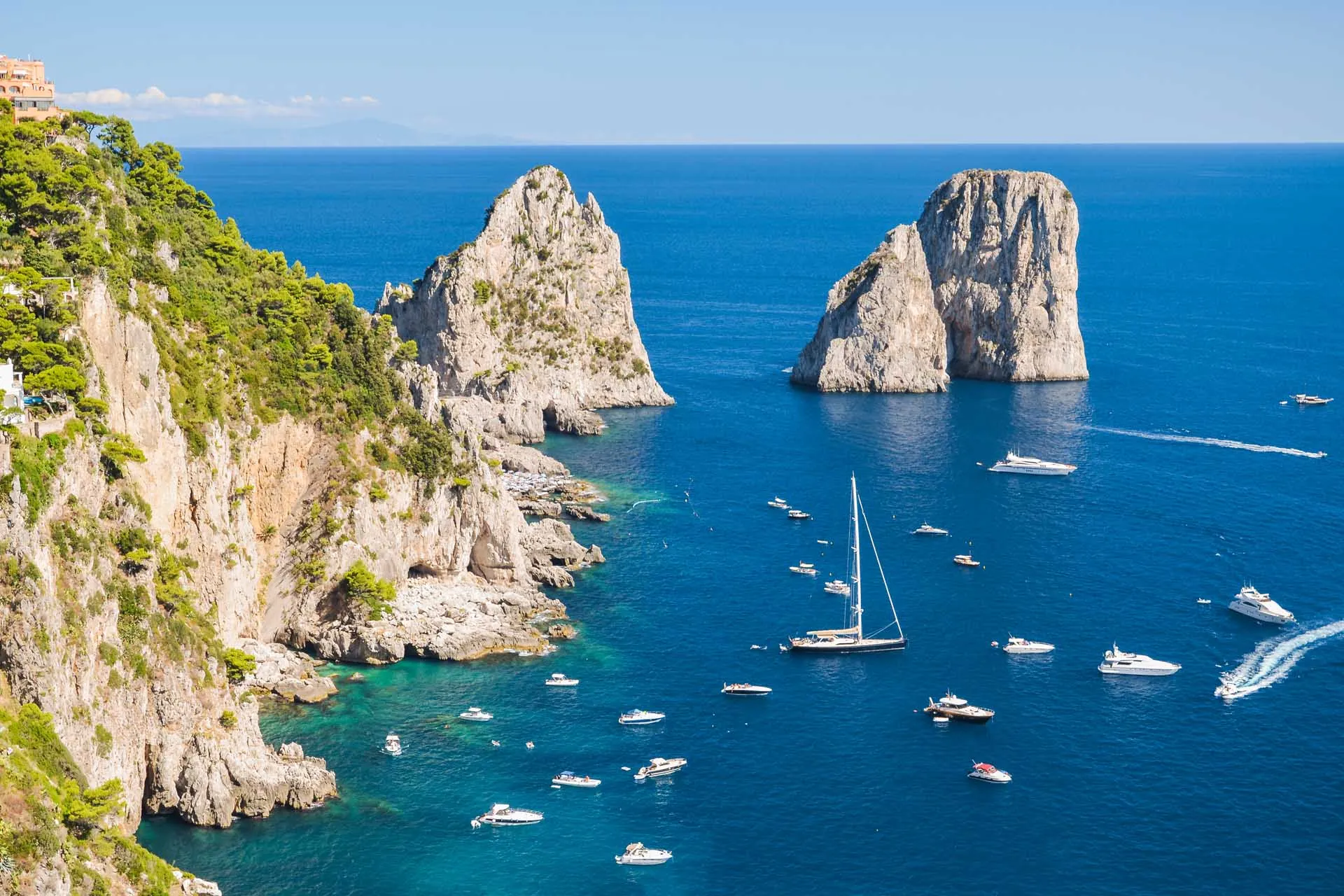 Faraglioni di Capri visti dalla barca privata