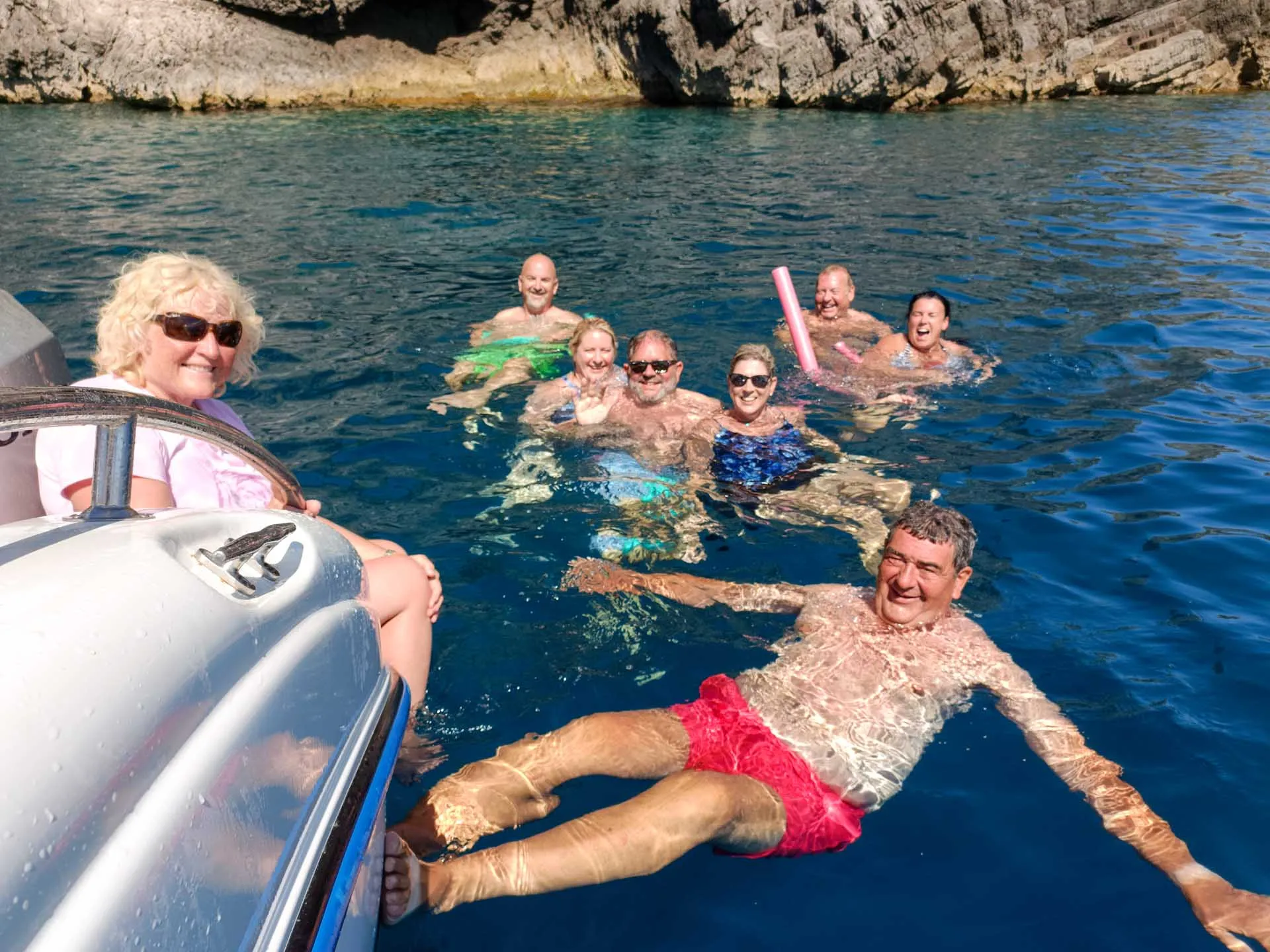 Bagno e snorkeling durante il tour in barca